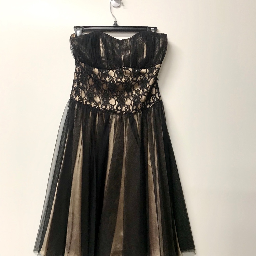 White House Black Market Black Lace Strapless sz 4 - Picture 7 of 8